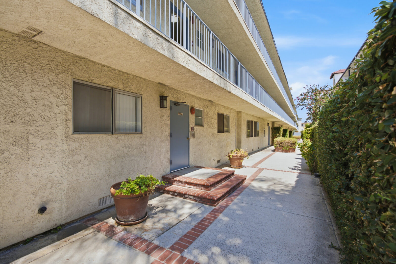 5354 Lindley Avenue #209, Encino, CA 91316, 3 bedroom 2 bath condo for sale, photo 2 of 33