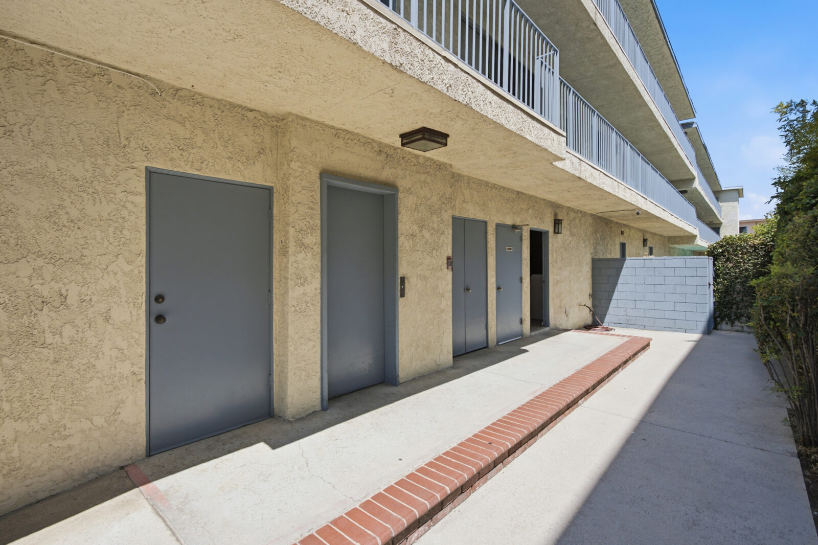 5354 Lindley Avenue #209, Encino, CA 91316, 3 bedroom 2 bath condo for sale, photo 3 of 33