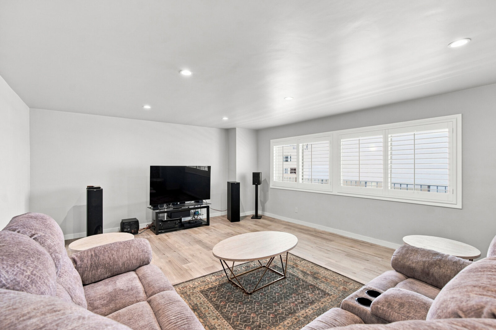 5354 Lindley Avenue #209, Encino, CA 91316, 3 bedroom 2 bath condo for sale, photo 9 of 33