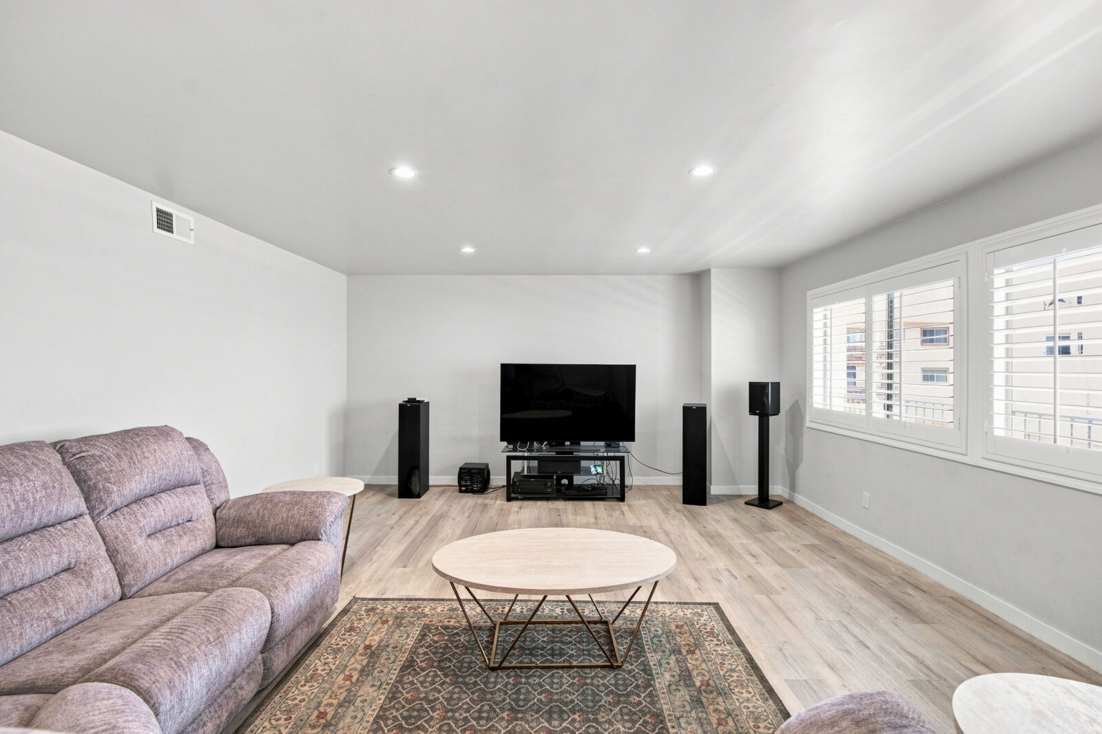 5354 Lindley Avenue #209, Encino, CA 91316, 3 bedroom 2 bath condo for sale, photo 10 of 33