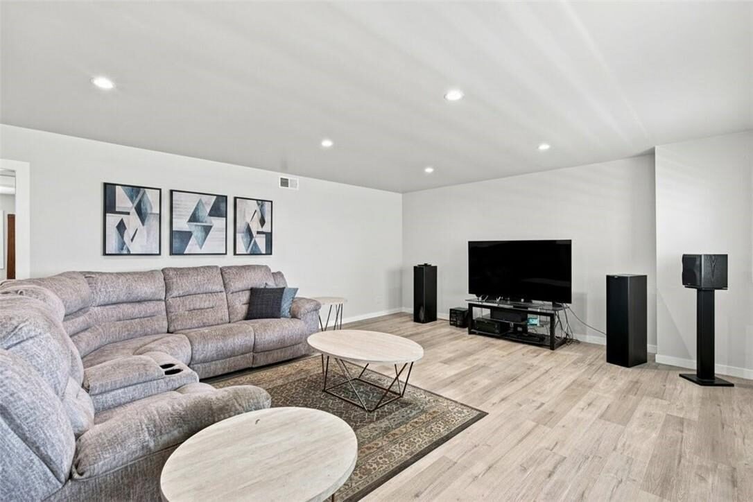 5354 Lindley Avenue #209, Encino, CA 91316, 3 bedroom 2 bath condo for sale, photo 11 of 33