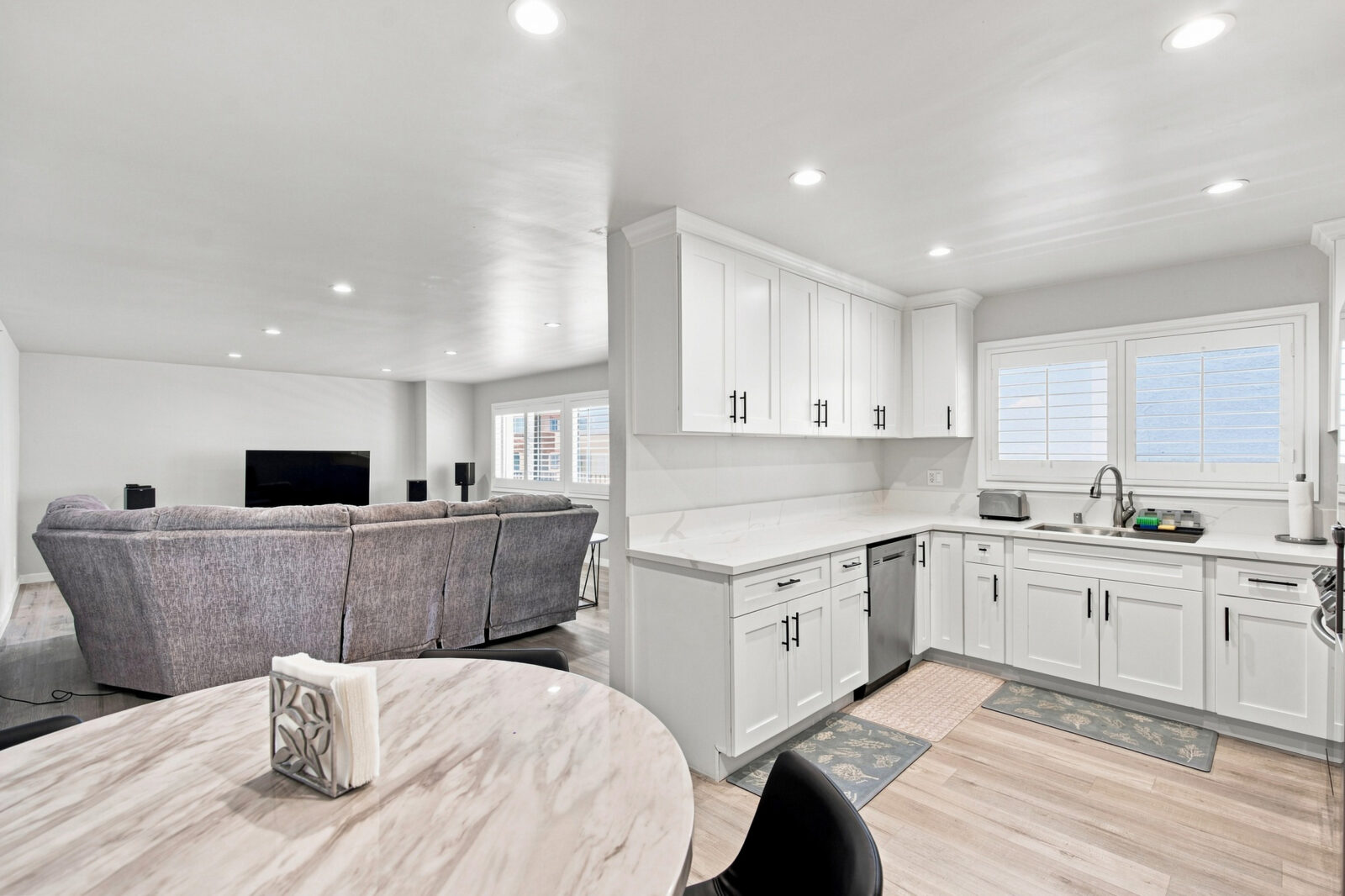 5354 Lindley Avenue #209, Encino, CA 91316, 3 bedroom 2 bath condo for sale, photo 15 of 33
