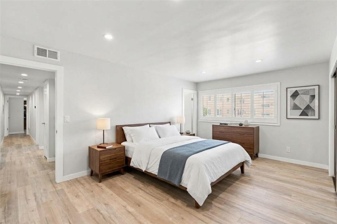 5354 Lindley Avenue #209, Encino, CA 91316, 3 bedroom 2 bath condo for sale, photo 20 of 33