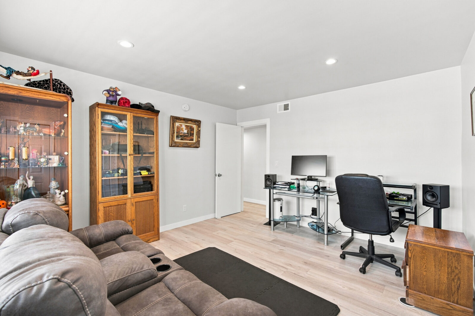 5354 Lindley Avenue #209, Encino, CA 91316, 3 bedroom 2 bath condo for sale, photo 25 of 33