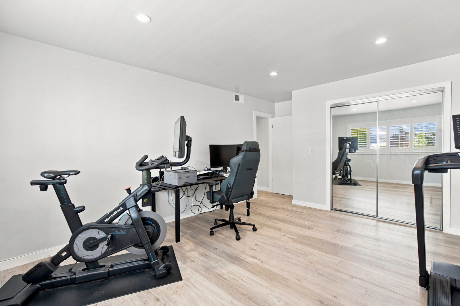 5354 Lindley Avenue #209, Encino, CA 91316, 3 bedroom 2 bath condo for sale, photo 27 of 33
