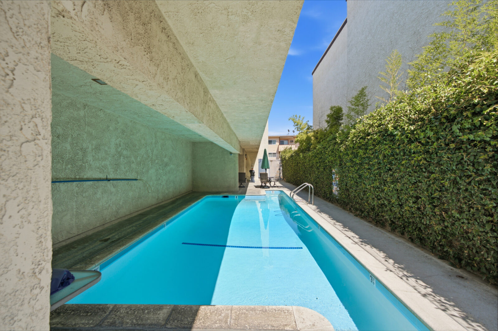 5354 Lindley Avenue #209, Encino, CA 91316, 3 bedroom 2 bath condo for sale, photo 31 of 33
