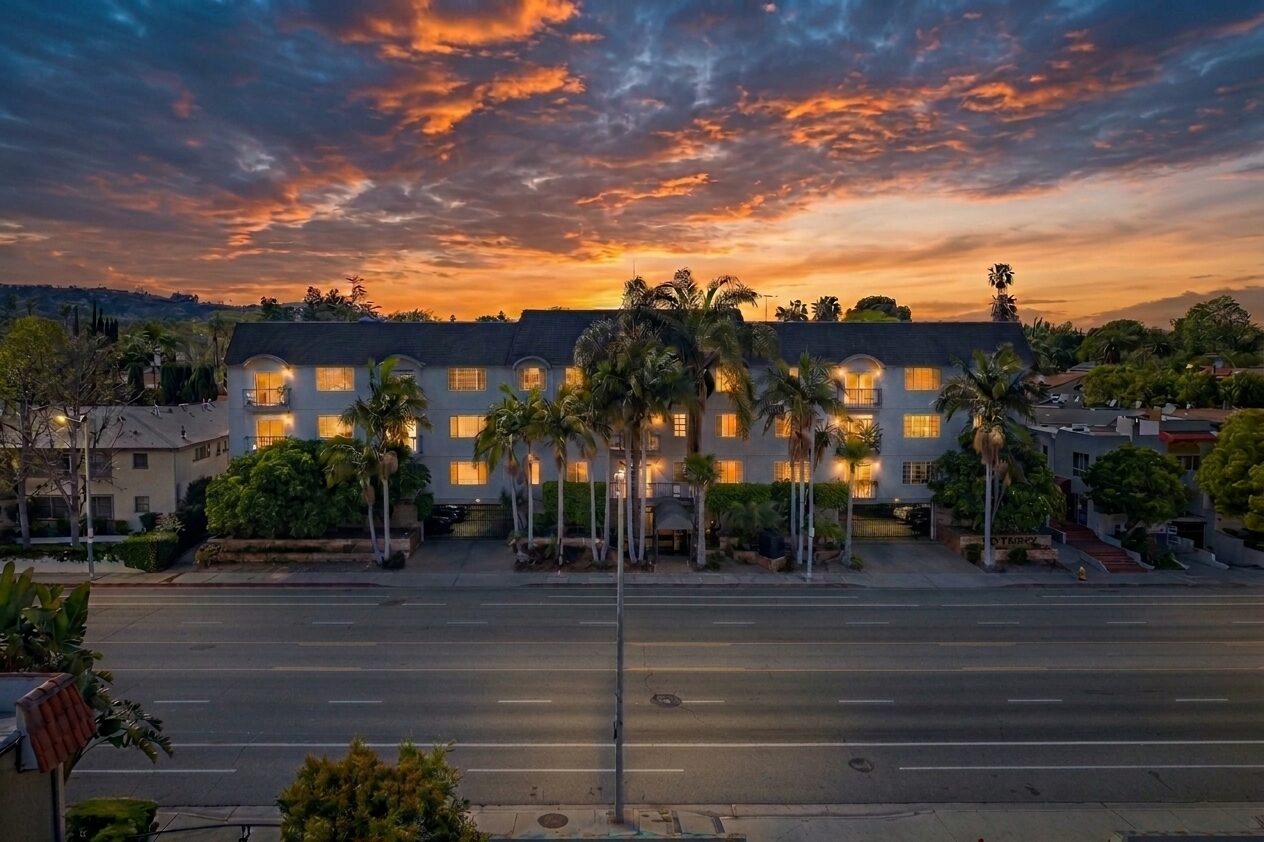 4441 Woodman Avenue #205, Sherman Oaks, CA 91423, 1 bedroom 1 bath apartment leased, main photo